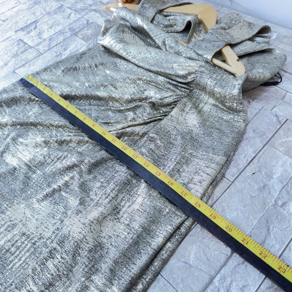 NWT Calvin Klein Women Size 10 Metallic Gold Round Neck Sleeveless - Picture 14 of 17
